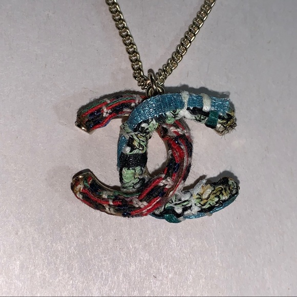 CHANEL Spring/Summer 2015 multi color Bouclé Tweed CC logo NECKLACE w/box - Picture 14 of 15